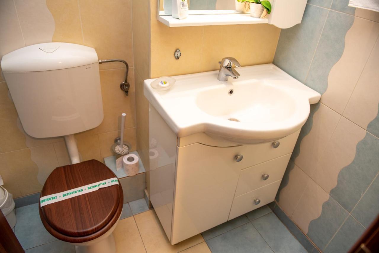 Classic Apartment Near The City Center Cluj-Napoca Exterior foto